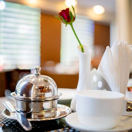 Zip By Spree Hotels Delhi Greater Kailash Nova Deli Exterior foto