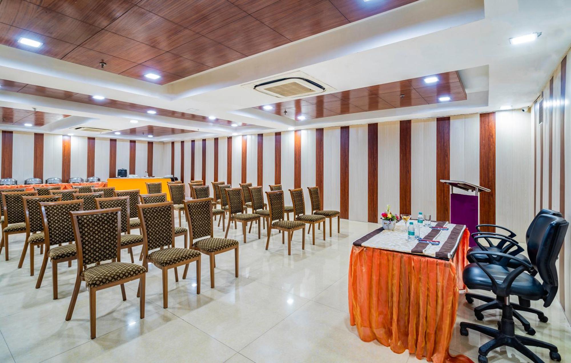 Zip By Spree Hotels Delhi Greater Kailash Nova Deli Exterior foto